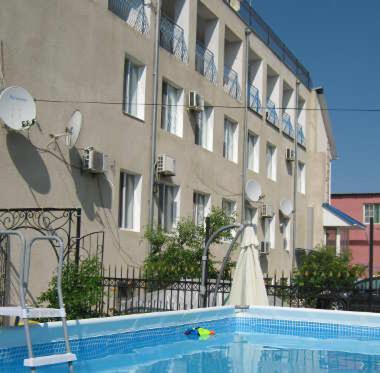 Admiral Nelson Hotel Skadovsʼk Exterior foto